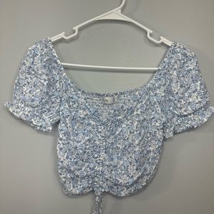 Hollister women’s top size medium like new